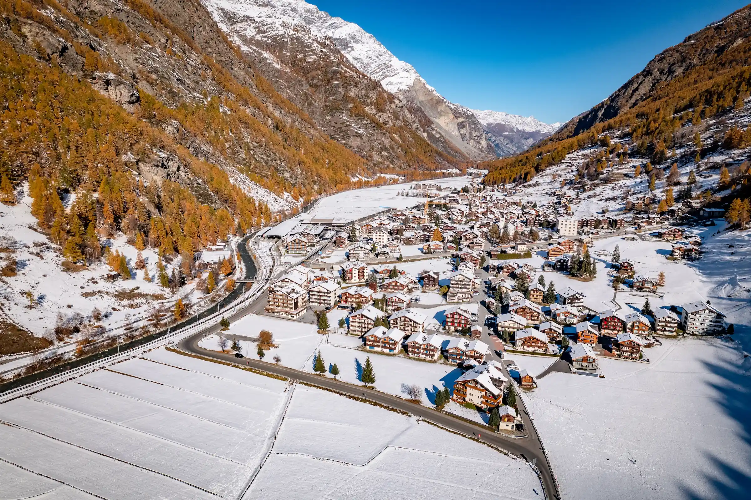 Snowfall on the Swiss village of Saas-Grund in the Swiss Alps southern Switzerland — luxury Switzerland and Austria travel with Eventra Bespoke